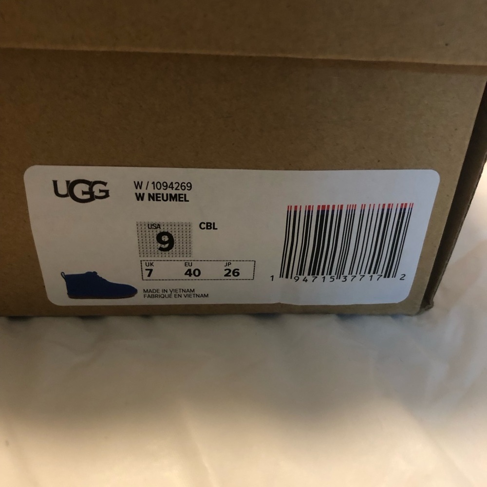 UGG -  Neumel Boot (Women’s) - Picture 3 of 16